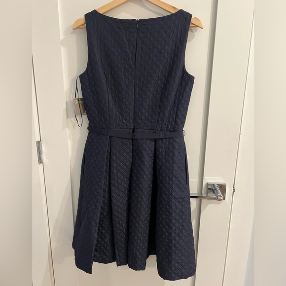 NEW Quilted Pattern Navy Dress w pockets SIZE 8 - Picture 4 of 6